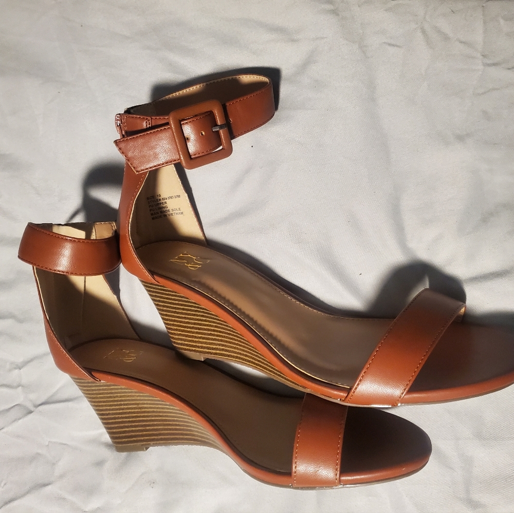 Rust Giselle Wedges